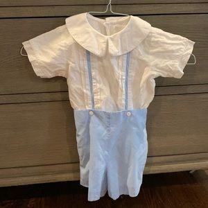 Strasburg blue and white button in short suit